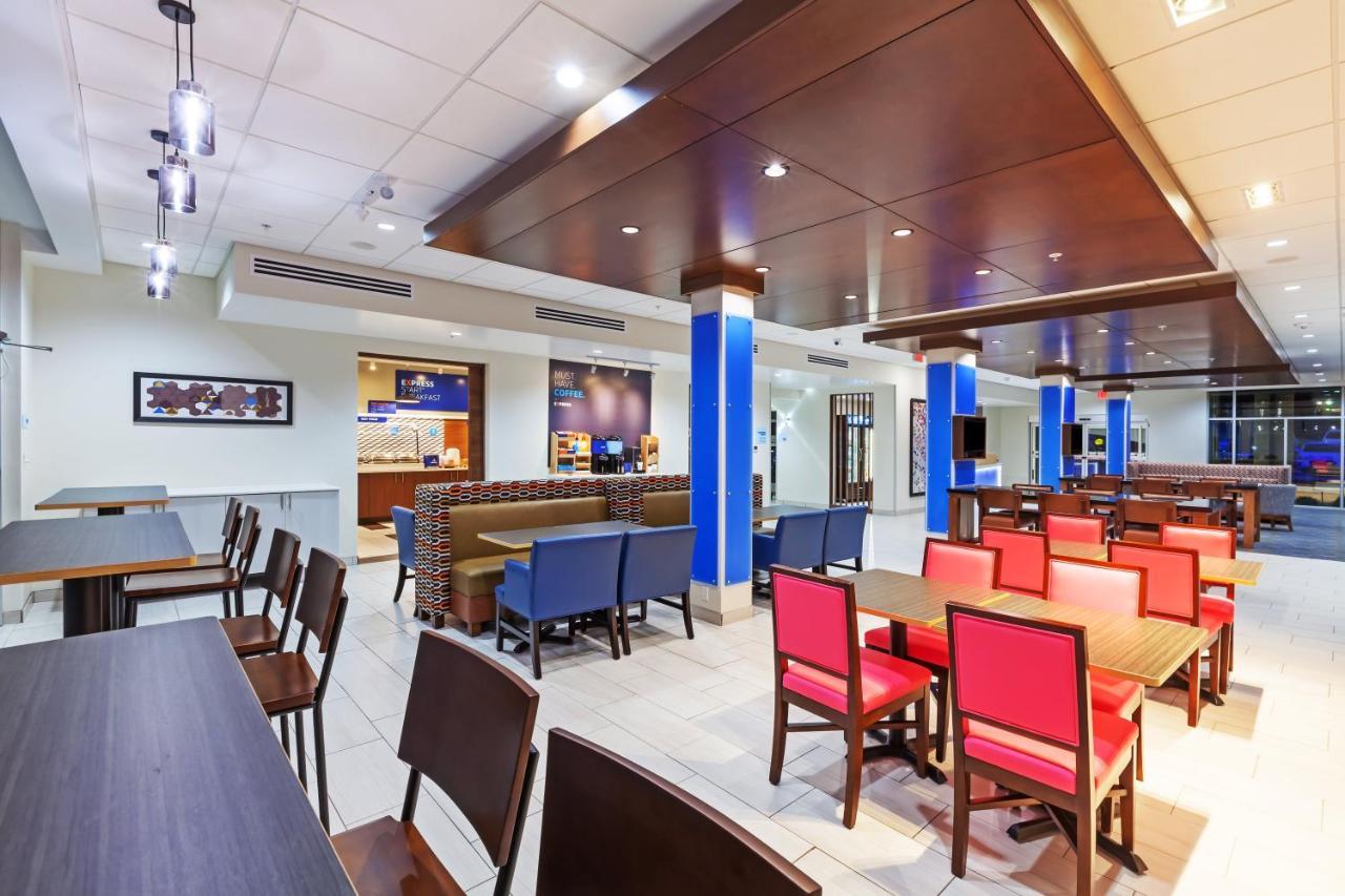 Holiday Inn Express & Suites Tulsa South - Woodland Hills By Ihg Экстерьер фото