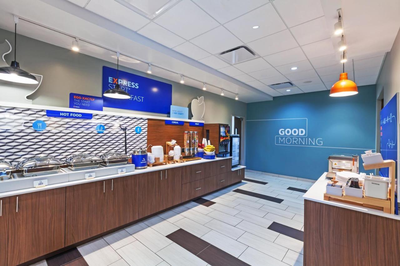 Holiday Inn Express & Suites Tulsa South - Woodland Hills By Ihg Экстерьер фото
